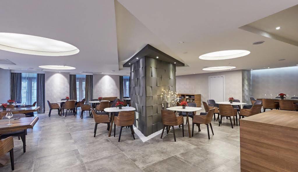 画廊宫殿酒店 第比利斯 外观 照片